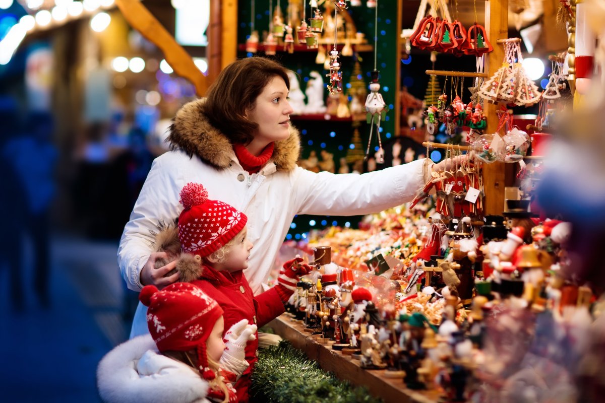 Will Delaying Tariffs Save the Christmas Shopping Season?