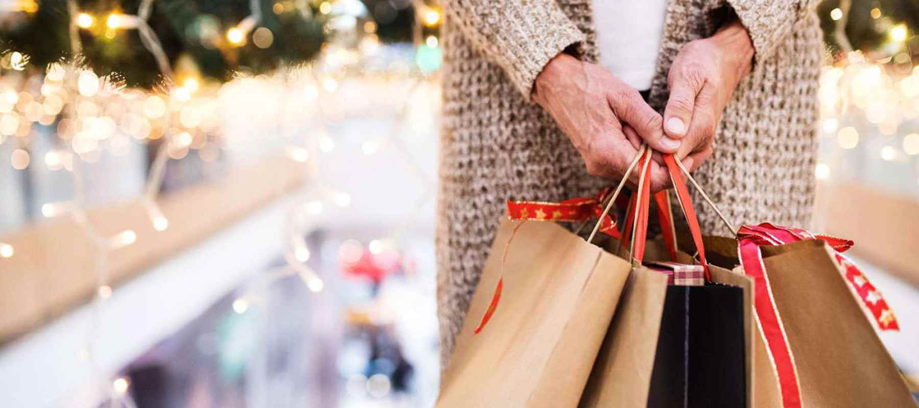 U.S. holiday retail sales come in above forecast in 2024