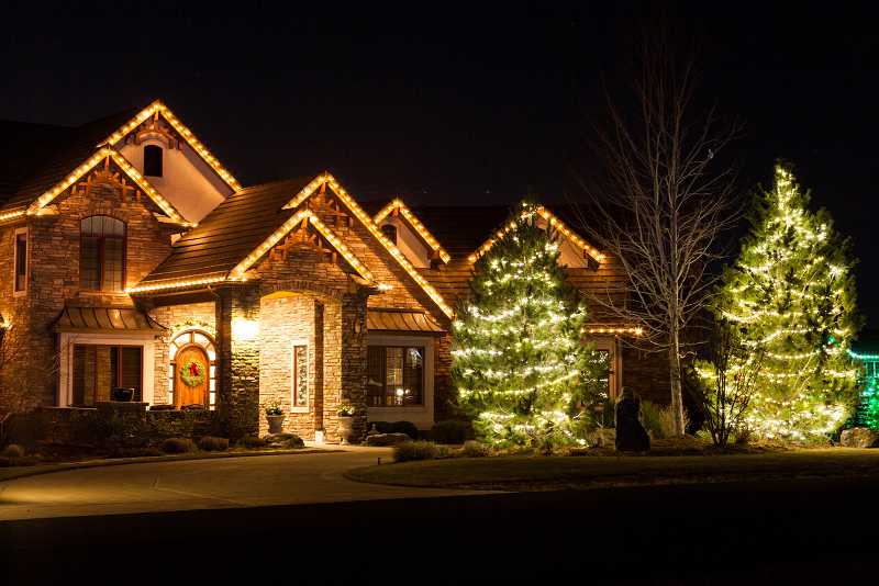 christmas-light-installation-broomfield