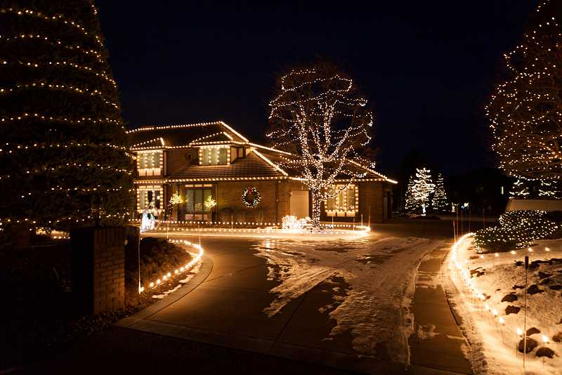 christmas-light-installation-ken-caryl