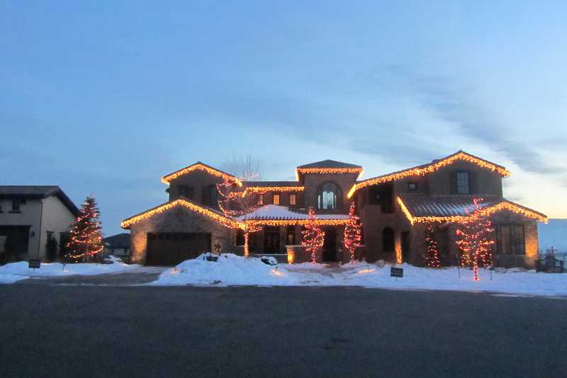 christmas-light-installers-lakewood